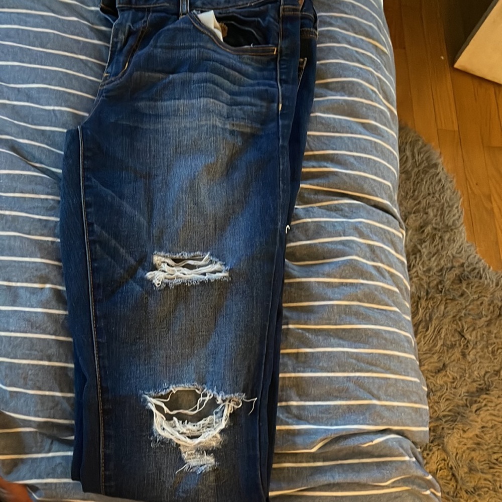 American Eagle Woman’s size 12 dark worn wash destroyed Jegging